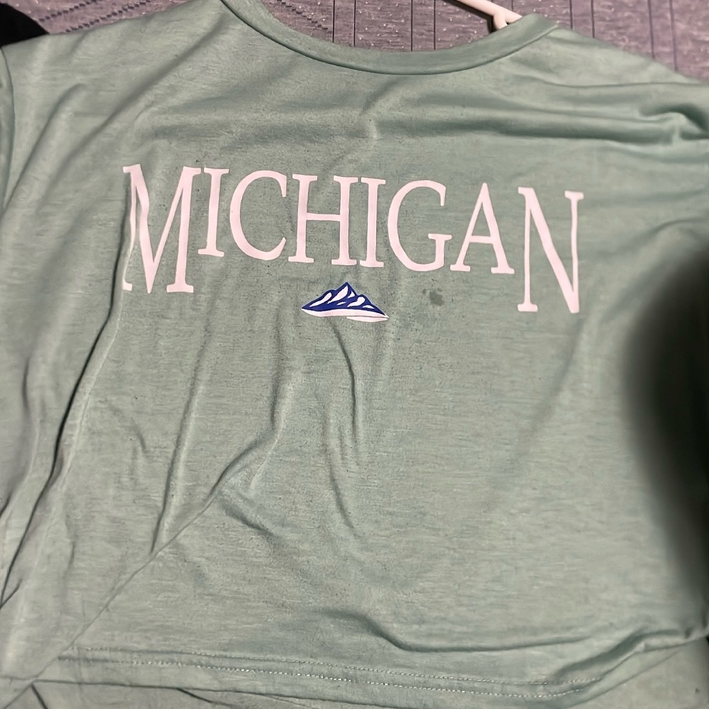 From Romwe, it’s cropped shorter in the front and longer in the back